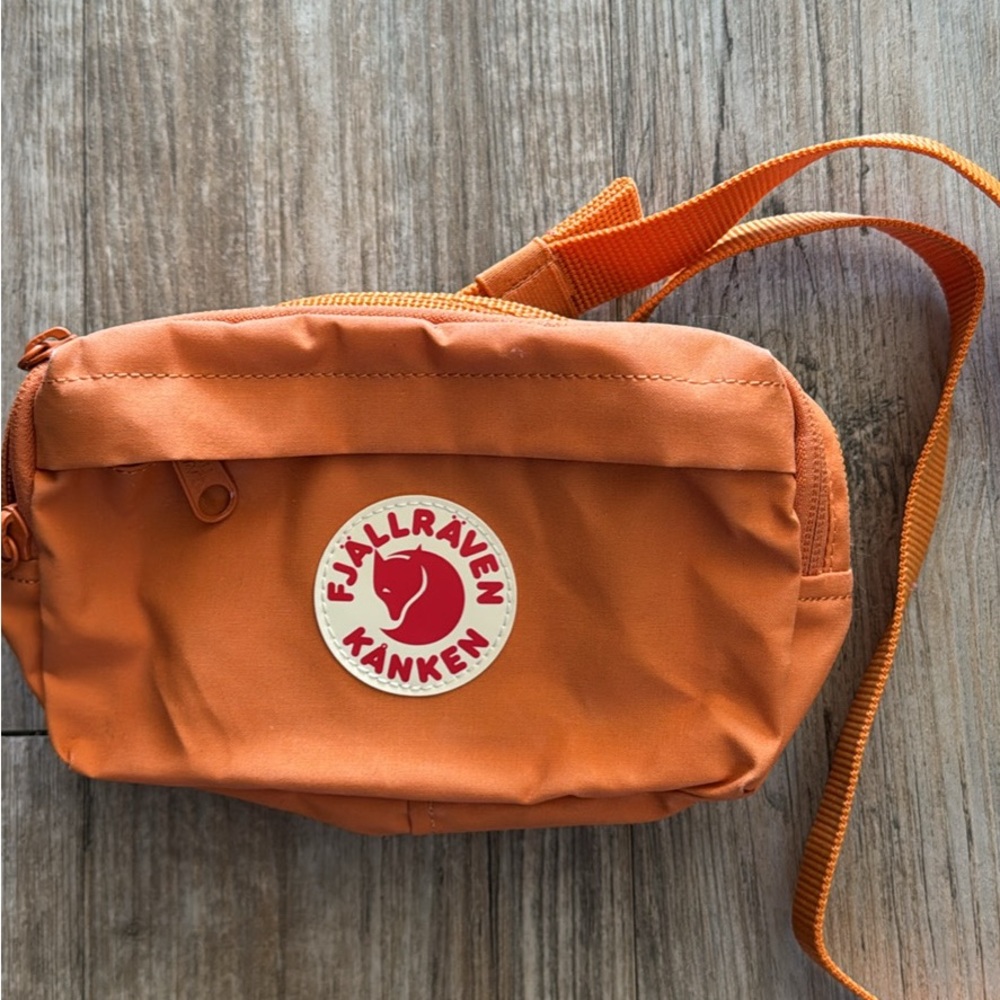 Fjallraven Kånken Belt Bag in Bright Orange